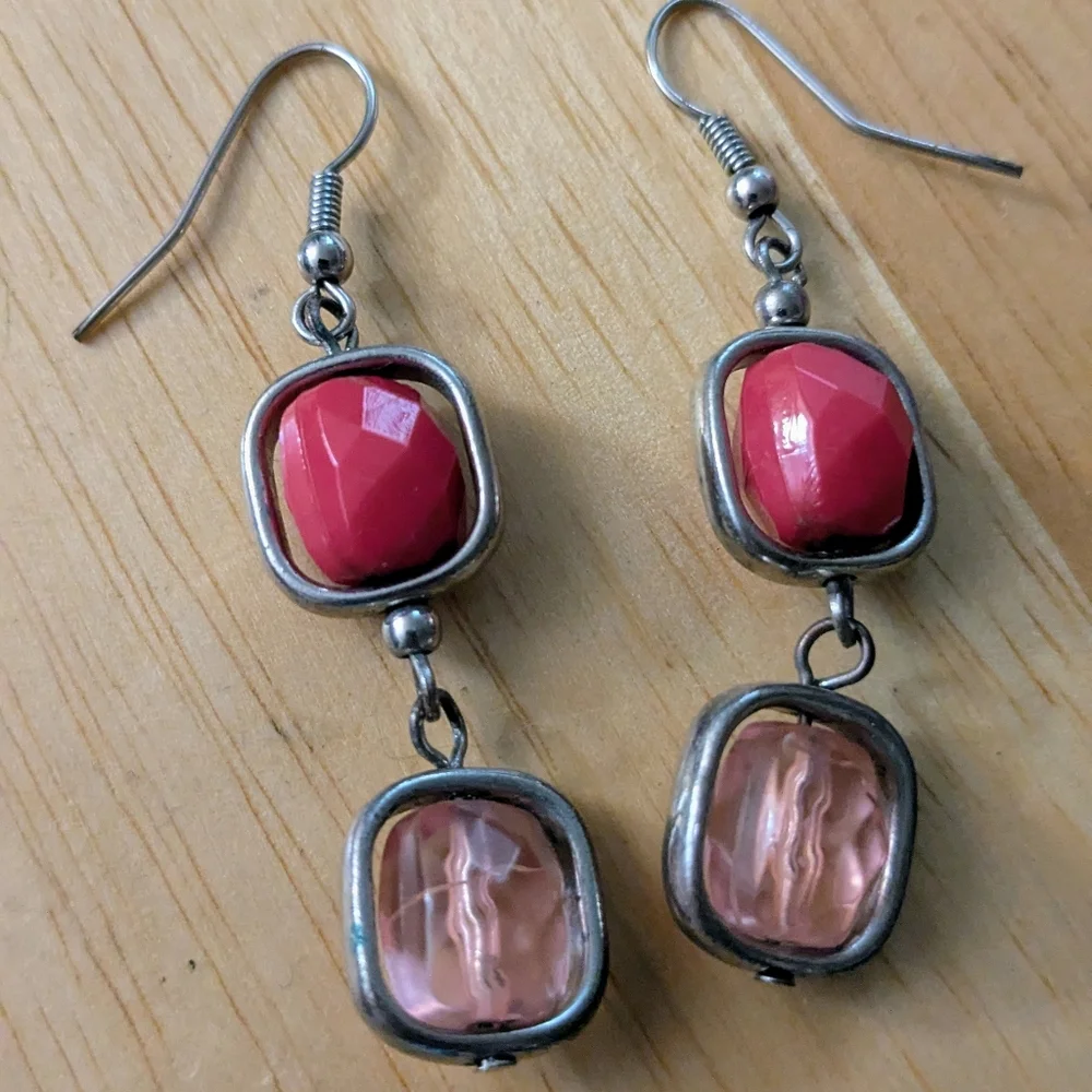 Elegant Pink and Silver Dangle Earrings - Picture 1 of 2